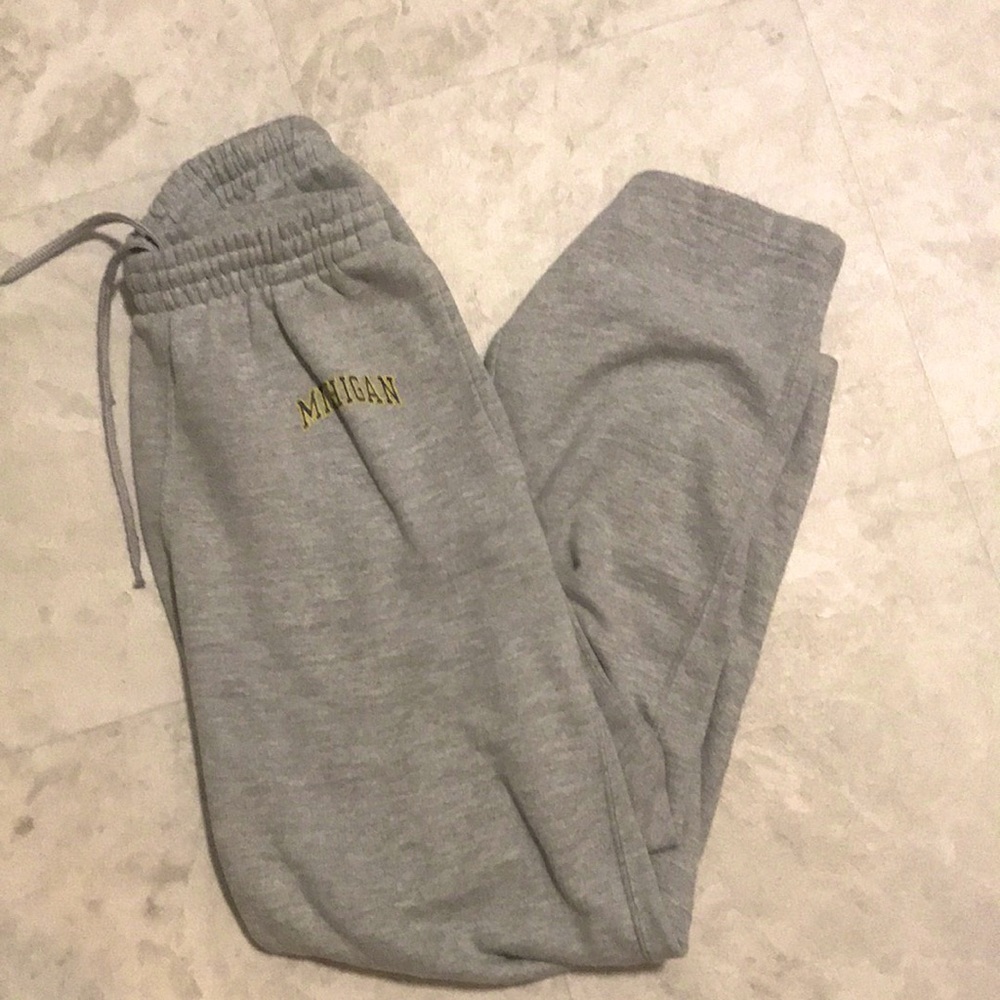 Michigan men’s sweat pants.